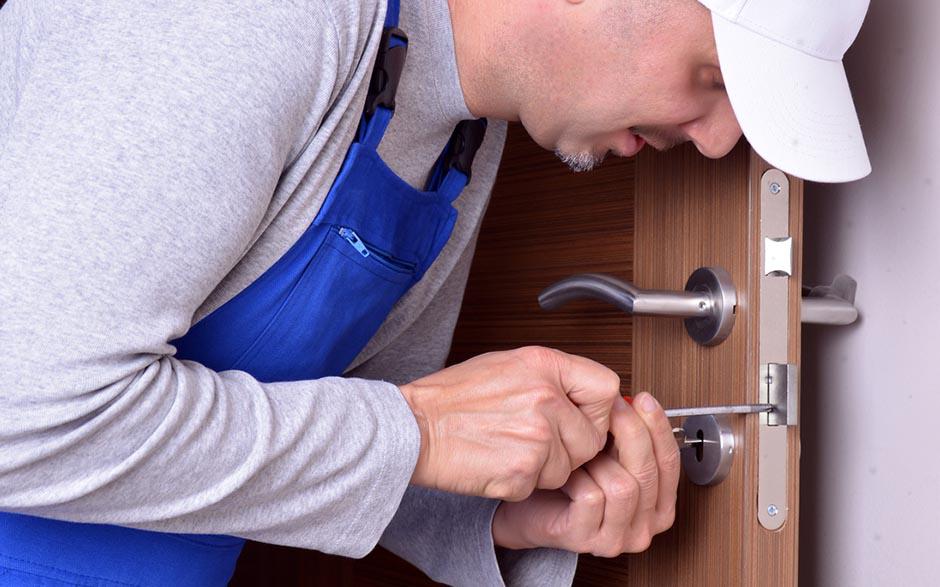 blinder une porte en bois Allauch
